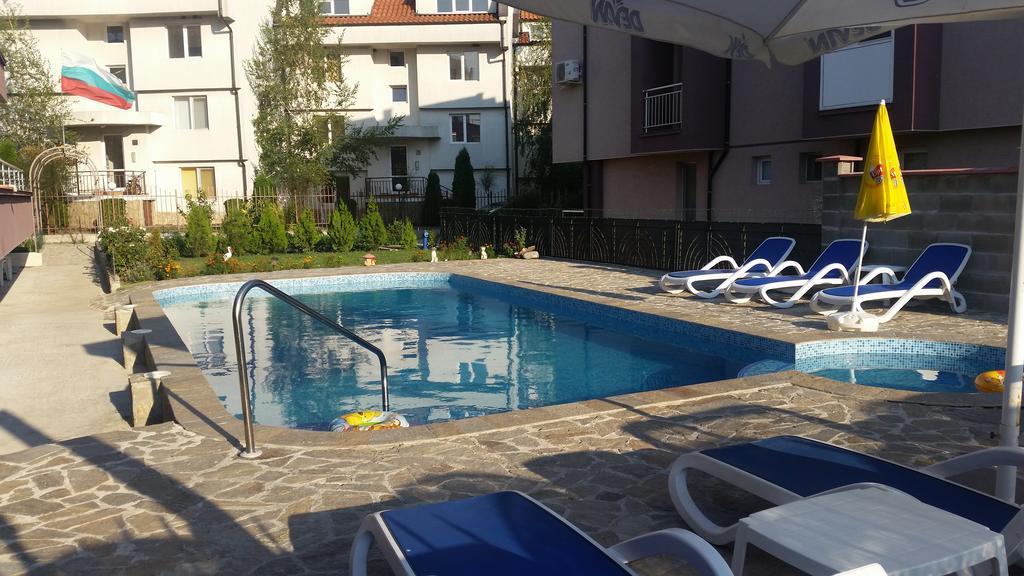 Dimitrov Apartments Burgas Екстер'єр фото