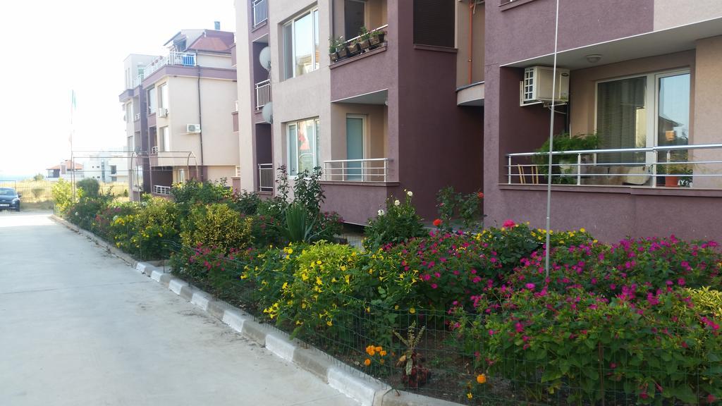 Dimitrov Apartments Burgas Екстер'єр фото
