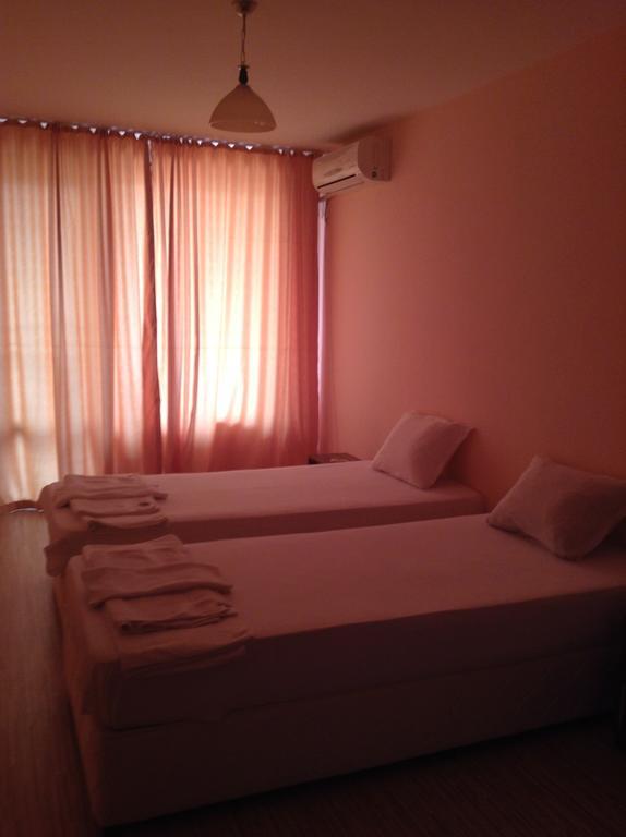Dimitrov Apartments Burgas Екстер'єр фото