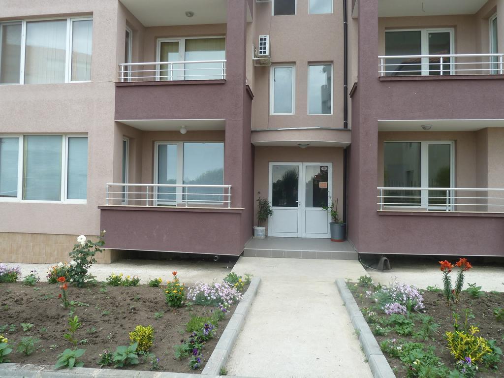Dimitrov Apartments Burgas Екстер'єр фото